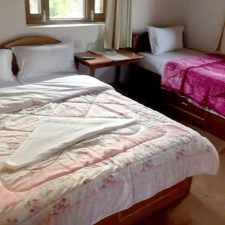 Hotel Elephant Camp Sauraha Exterior foto